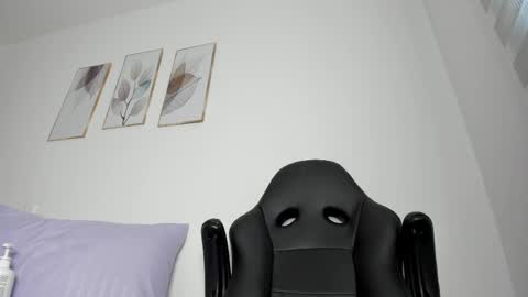 Snapshot of _molly_rosse_ chatting on 05.15.26 _molly_rosse_ online show from 05.15.26