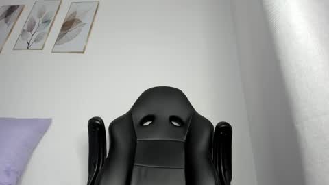 Snapshot of _molly_rosse_ chatting on 05.20.26 _molly_rosse_ online show from 05.20.26