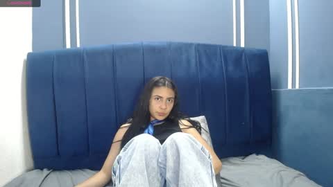 Snapshot of _mollyy chatting on 02.04.25 Molly online show from 02.04.25