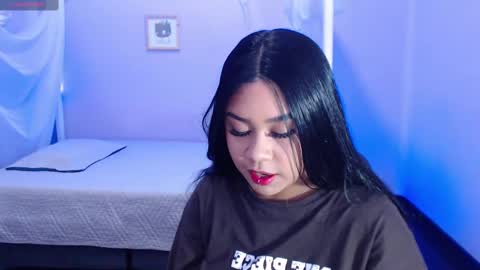 Snapshot of _nahom_ chatting on 03.10.25 nahomi online show from 03.10.25