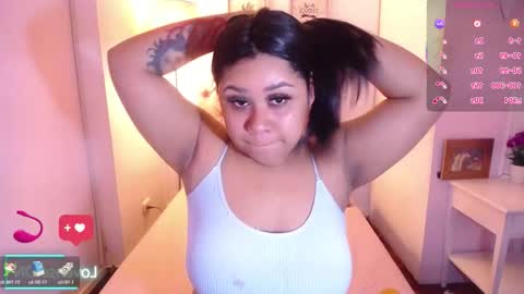 Snapshot of _nahom_ chatting on 10.27.25 nahomi online show from 10.27.25