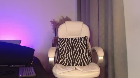 Naia Ross online show from 05.31.26