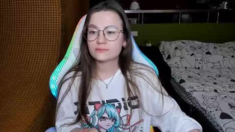 Mia with a big heart  online show from 03.06.25