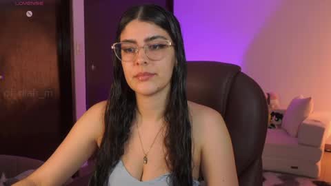 Snapshot of _niah chatting on 05.29.26 NiniHelp me by giving my show a thumbs up online show from 05.29.26