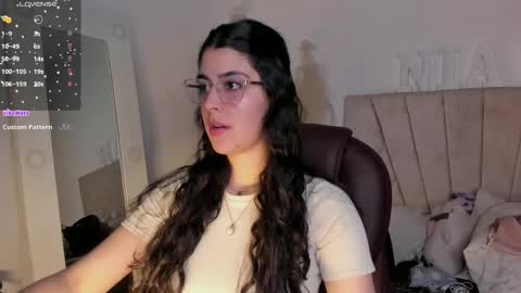 Niah  You can call me Ni or cutie haha online show from 01.02.25