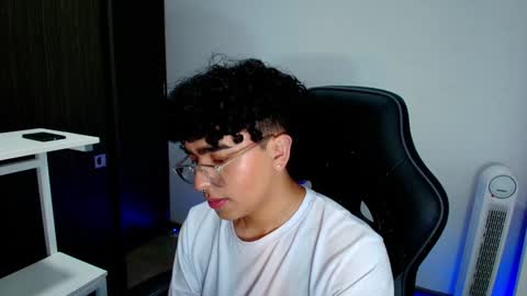 Nicolas online show from 02.05.25