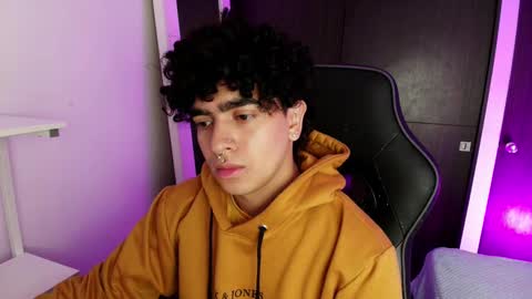 Nicolas online show from 02.13.25