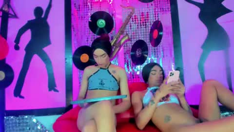 Nicky  Please help me with your thumbs up its importan online show from 02.19.25