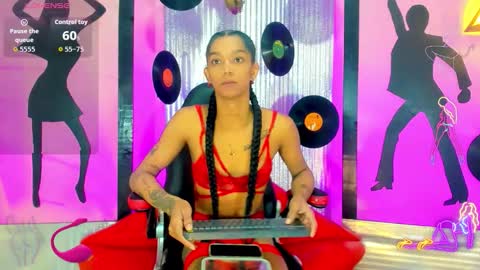 Nicky  Please help me with your thumbs up its importan online show from 10.18.25