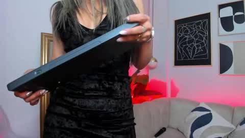 Snapshot of _nicoletteshea_ chatting on 05.20.26 _nicoletteshea_ online show from 05.20.26