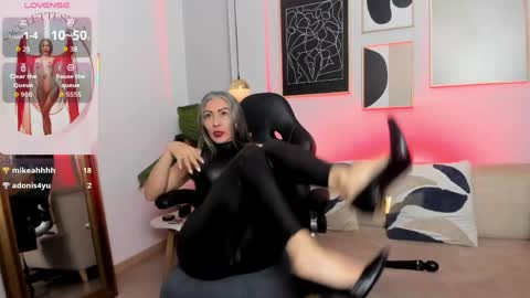 Snapshot of _nicoletteshea_ chatting on 05.28.26 _nicoletteshea_ online show from 05.28.26
