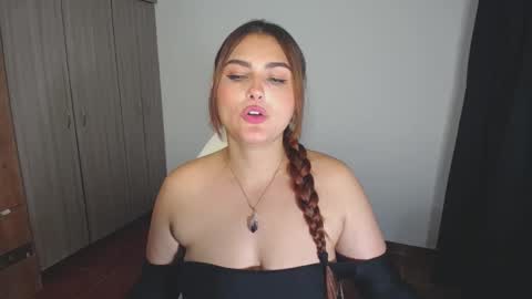 Snapshot of _ninahot chatting on 12.30.24 Nina online show from 12.30.24