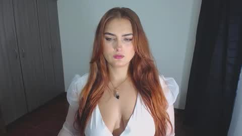 Snapshot of _ninahot chatting on 01.07.25 Nina online show from 01.07.25