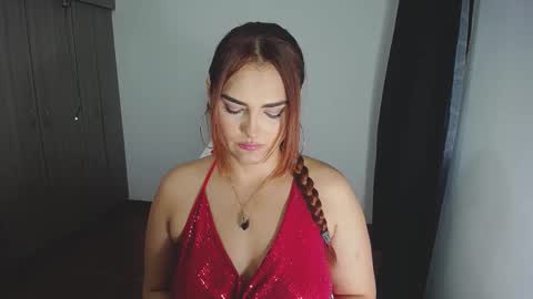 Snapshot of _ninahot chatting on 02.13.25 Nina online show from 02.13.25