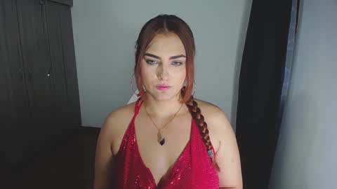 Snapshot of _ninahot chatting on 02.13.25 Nina online show from 02.13.25