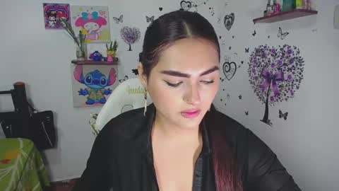 Snapshot of _ninahot chatting on 10.31.25 Nina online show from 10.31.25