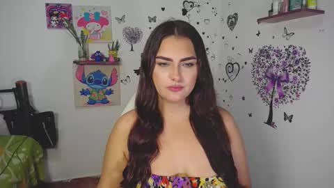 Snapshot of _ninahot chatting on 11.02.25 Nina online show from 11.02.25