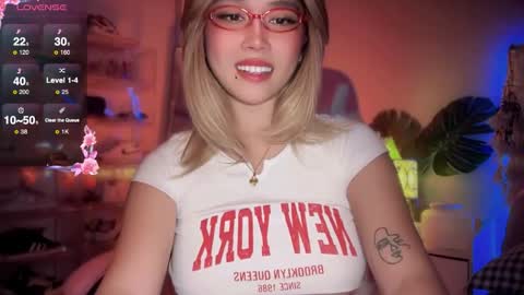 Lily online show from 09.25.25