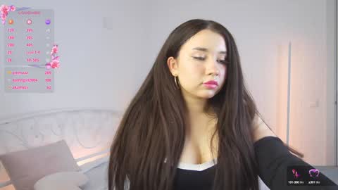 Vivian online show from 12.14.24