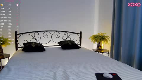 Vivian online show from 10.29.25