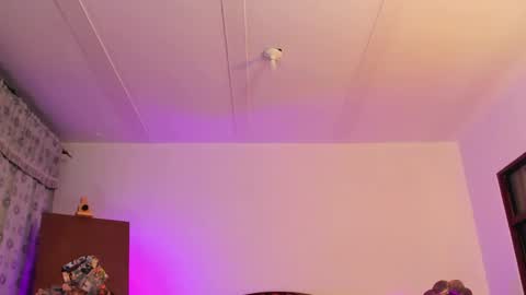 Snapshot of _nonbinaryangel_ chatting on 05.10.26 Sammy online show from 05.10.26