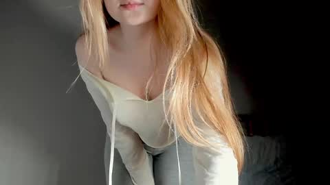 Snapshot of _o0o__ chatting on 12.02.25 Adalin online show from 12.02.25
