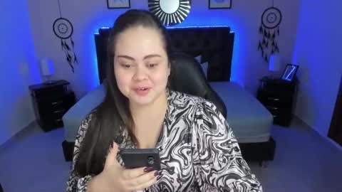 Olivia jones online show from 11.17.25