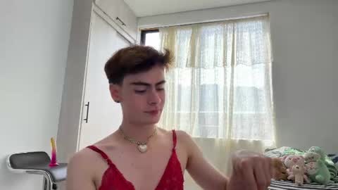 Snapshot of _peachyboy chatting on 06.20.26 esteban online show from 06.20.26