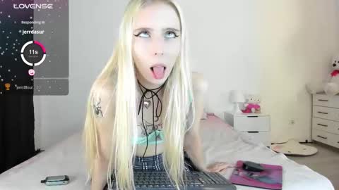 Pinky online show from 09.15.25