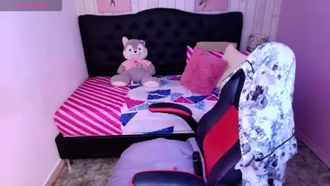 Rachel Jones  online show from 02.28.26