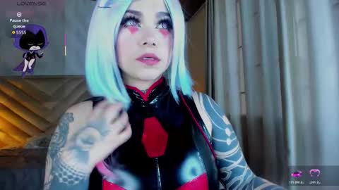 Snapshot of _raven_black chatting on 11.09.25 Raven online show from 11.09.25