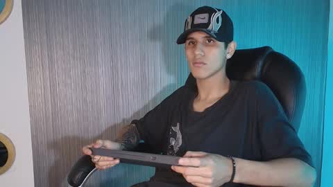 Snapshot of _realwav chatting on 10.13.25 wav online show from 10.13.25