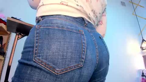 Snapshot of _rebecca1 chatting on 11.12.25 rebecca online show from 11.12.25