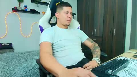 Roberto online show from 02.12.25