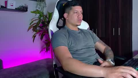 Roberto online show from 11.23.25