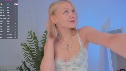 Snapshot of _rude_girl_ chatting on 01.19.25 Eve online show from 01.19.25