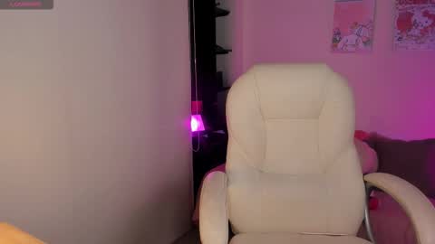 Snapshot of _sabrinamoon chatting on 03.19.26 online show from 03.19.26