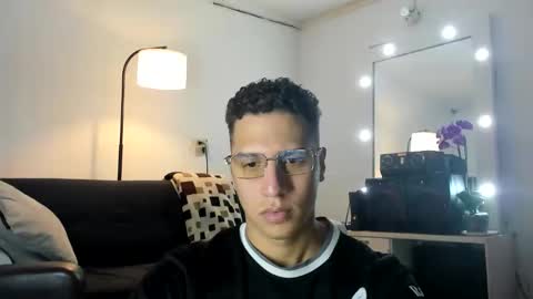 Snapshot of _sahhir chatting on 11.05.25 sair online show from 11.05.25