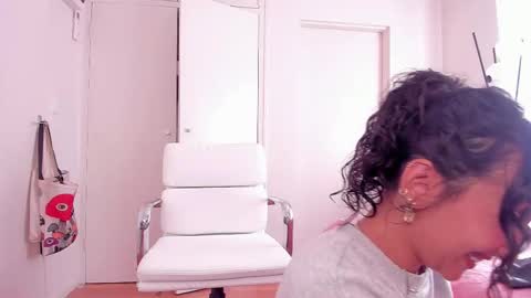 Snapshot of _sandy_s_ chatting on 02.14.25 Sandyy online show from 02.14.25