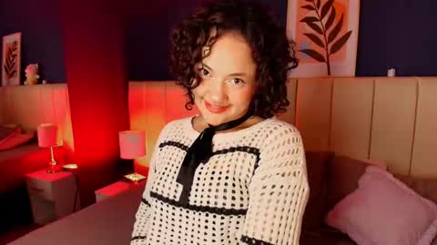 Snapshot of _sarahrose chatting on 12.23.25 Sara online show from 12.23.25