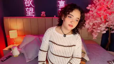 Snapshot of _sarahrose chatting on 02.12.26 Sara online show from 02.12.26