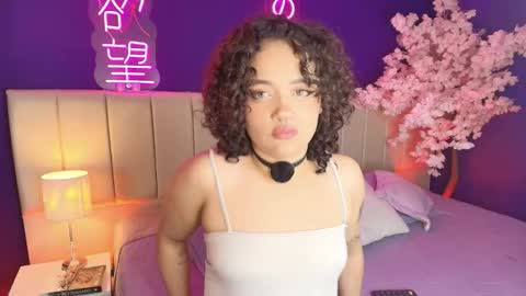 Snapshot of _sarahrose chatting on 02.25.26 Sara online show from 02.25.26