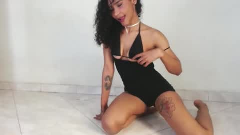 _sarahtomatto_ online show from 03.05.25