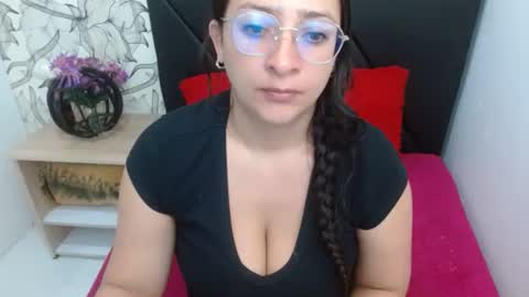_saraximena_ online show from 05.28.26