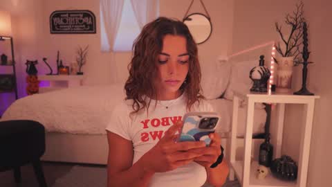 Snapshot of _savii chatting on 10.13.25 Savii online show from 10.13.25