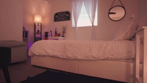 Snapshot of _savii chatting on 10.15.25 Savii online show from 10.15.25