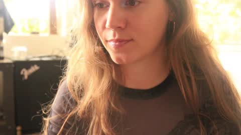 Snapshot of _sensualia_ chatting on 01.23.25 Lia online show from 01.23.25