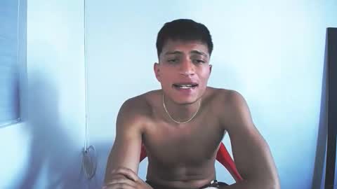 Juan Pablo-independent model online show from 12.22.25