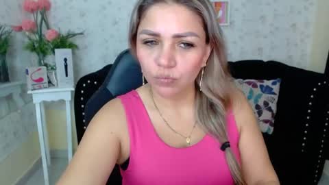 Snapshot of _sexyredhead_ chatting on 03.06.25 KATA online show from 03.06.25