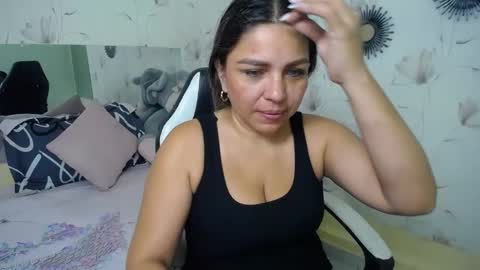 Snapshot of _sexyredhead_ chatting on 10.18.25 KATA online show from 10.18.25